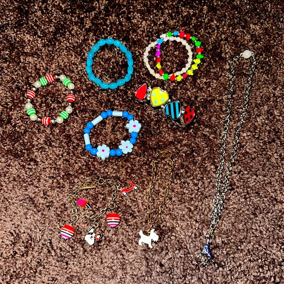 8 piece jewelry set - children’s - Picture 5 of 6